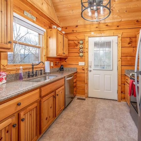 Over The Mountain - Smoky Mountain View Cabin سيفيرفيل المظهر الخارجي الصورة