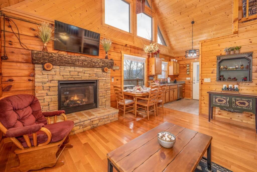 Over The Mountain - Smoky Mountain View Cabin سيفيرفيل المظهر الخارجي الصورة
