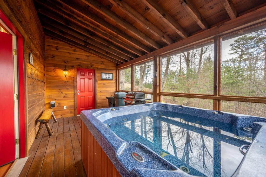 Over The Mountain - Smoky Mountain View Cabin سيفيرفيل المظهر الخارجي الصورة